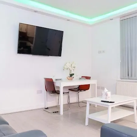 Excel House Serviced Apartman *